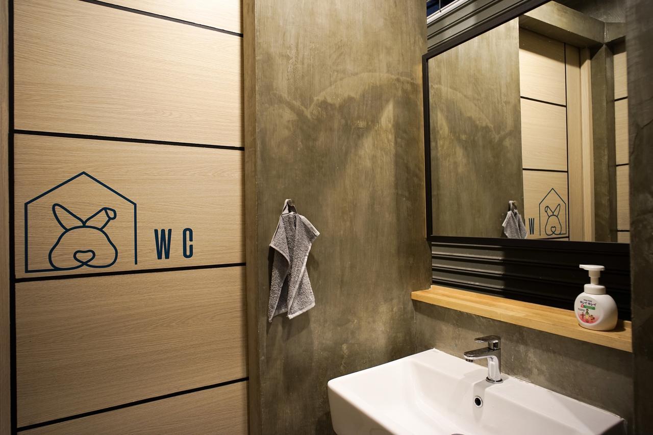 Bunny Burrow Hostel Bangkok Exterior photo