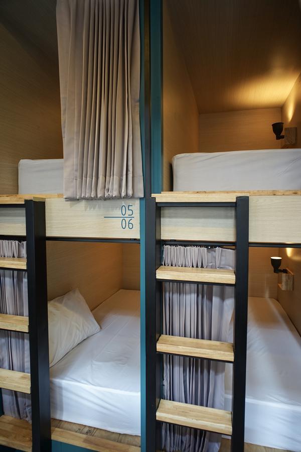 Bunny Burrow Hostel Bangkok Exterior photo